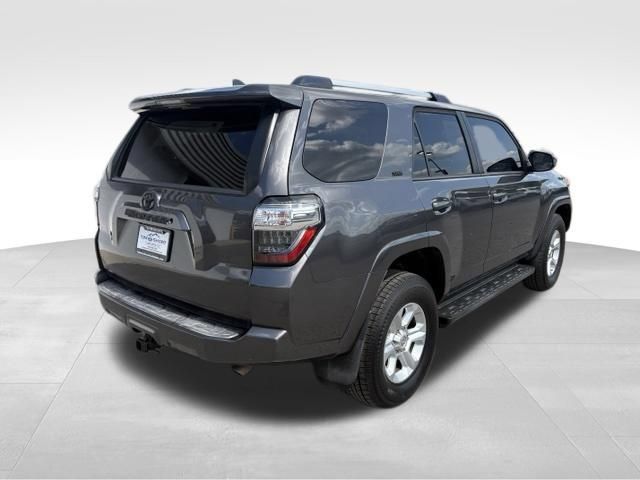 Used 2019 Toyota 4Runner SR5 AWD/4WD image 2