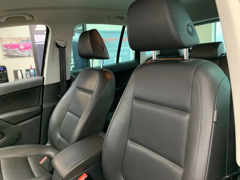 Used 2014 Volkswagen Tiguan SE image 11