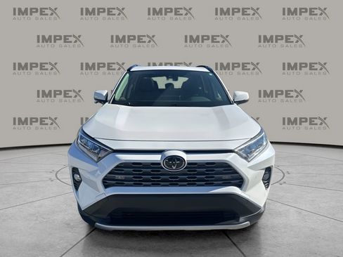 Used 2019 Toyota RAV4 Limited image 8