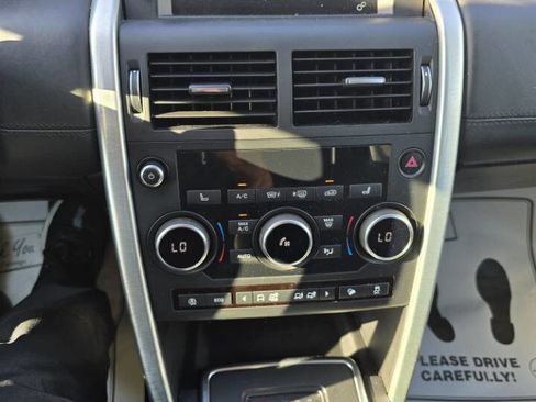 Used 2018 Land Rover Discovery Sport HSE Luxury image 23