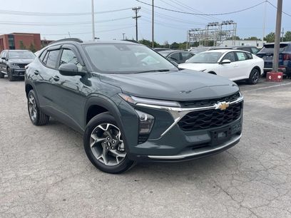 Used 2025 Chevrolet Trax LT w/ Driver Confidence Package