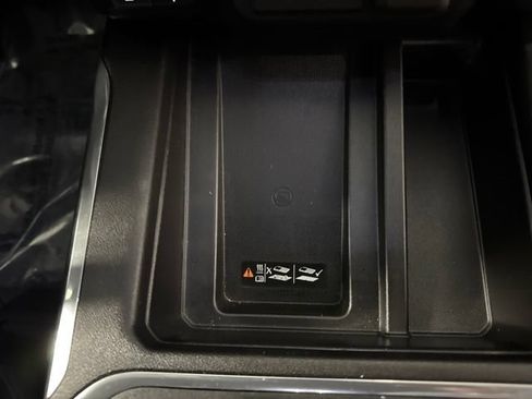 Used 2019 Chevrolet Silverado 1500 LTZ AWD/4WD image 39