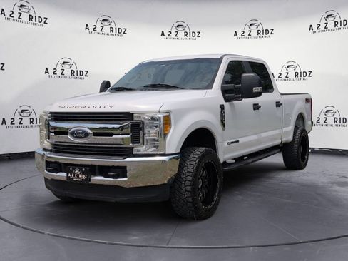 Used 2017 Ford F250 XL w/ Power Equipment Group AWD/4WD image 3