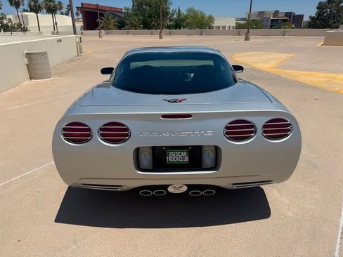 Used 1998 Chevrolet Corvette Coupe w/ Roof Pkg RWD image 18