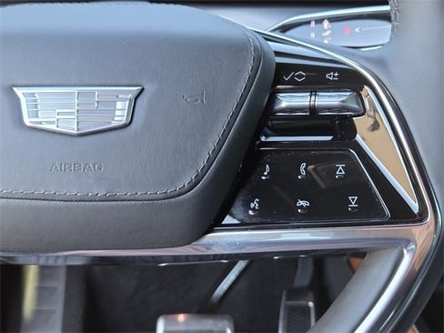 New 2026 Cadillac Vistiq Premium Luxury w/ LPO, Floor Liner Package image 24