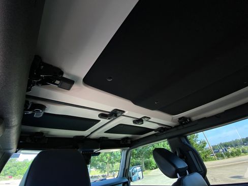 Used 2025 Ford Bronco Badlands AWD/4WD image 32