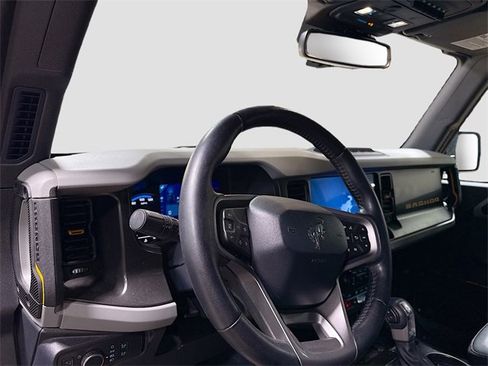 Used 2021 Ford Bronco Badlands image 11