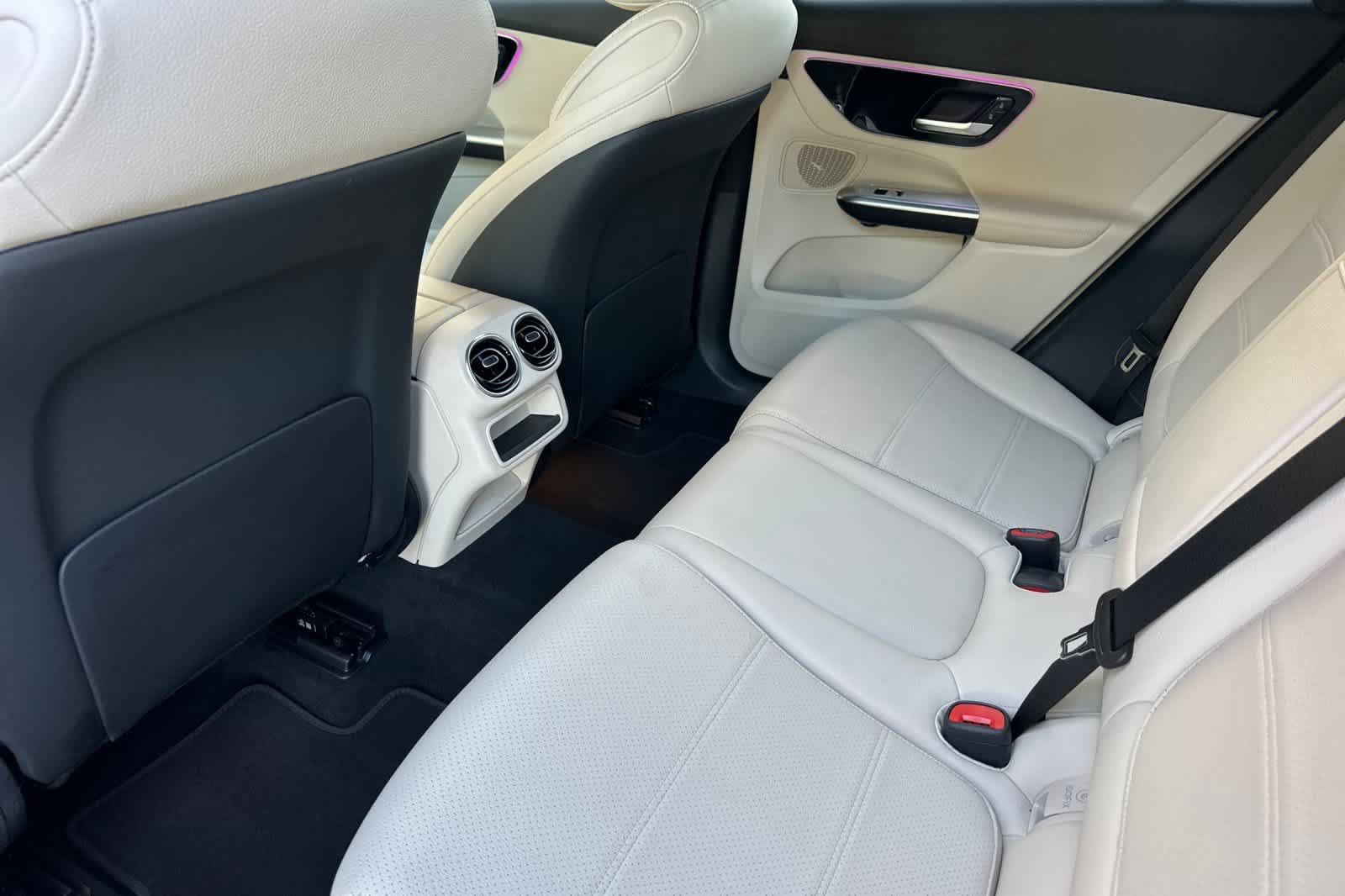Certified 2026 Mercedes-Benz GLC 300 4MATIC image 11