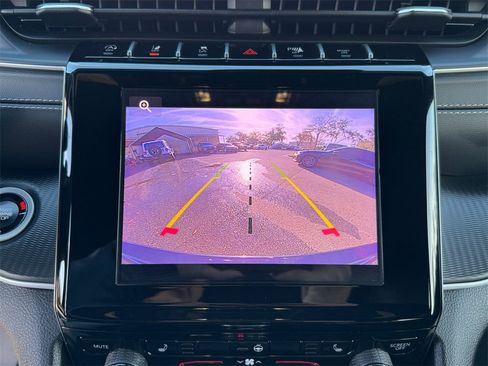 Used 2025 Jeep Grand Cherokee Altitude image 26