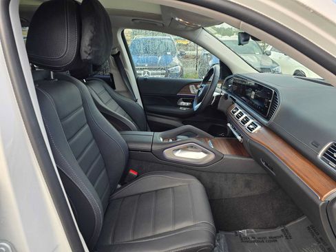 Used 2026 Mercedes-Benz GLS 450 4MATIC image 12