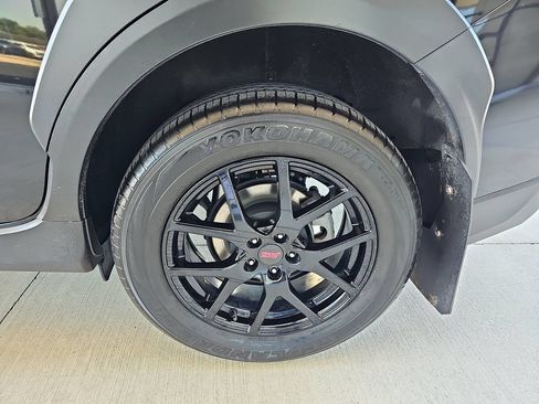 Certified 2022 Subaru Crosstrek 2.5i Sport w/ Moonroof Package AWD/4WD image 40