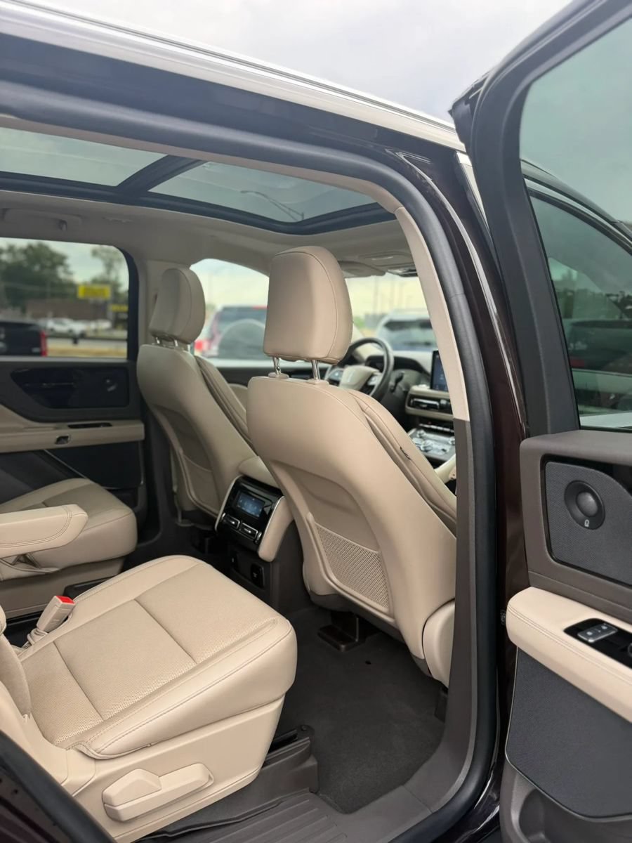 Used 2023 Lincoln Aviator Reserve w/ Equipment Group 201A AWD/4WD image 19