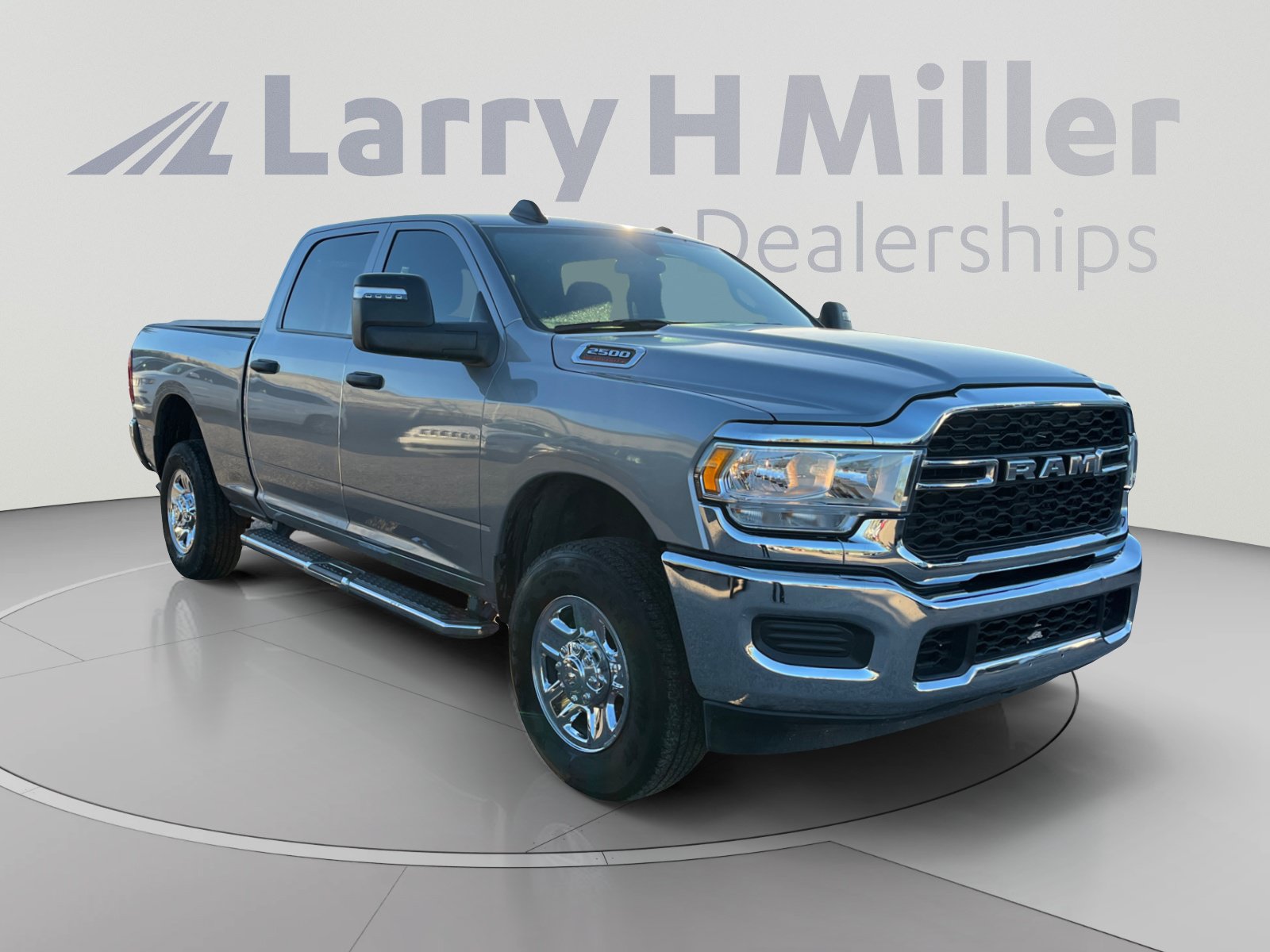 Used 2024 RAM 2500 Tradesman w/ Chrome Appearance Group AWD/4WD image 7