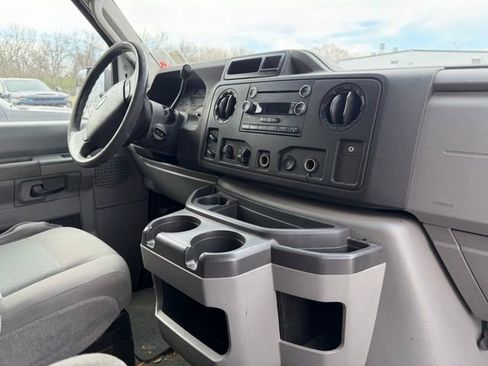 Used 2013 Ford E-350 and Econoline 350 XLT image 7