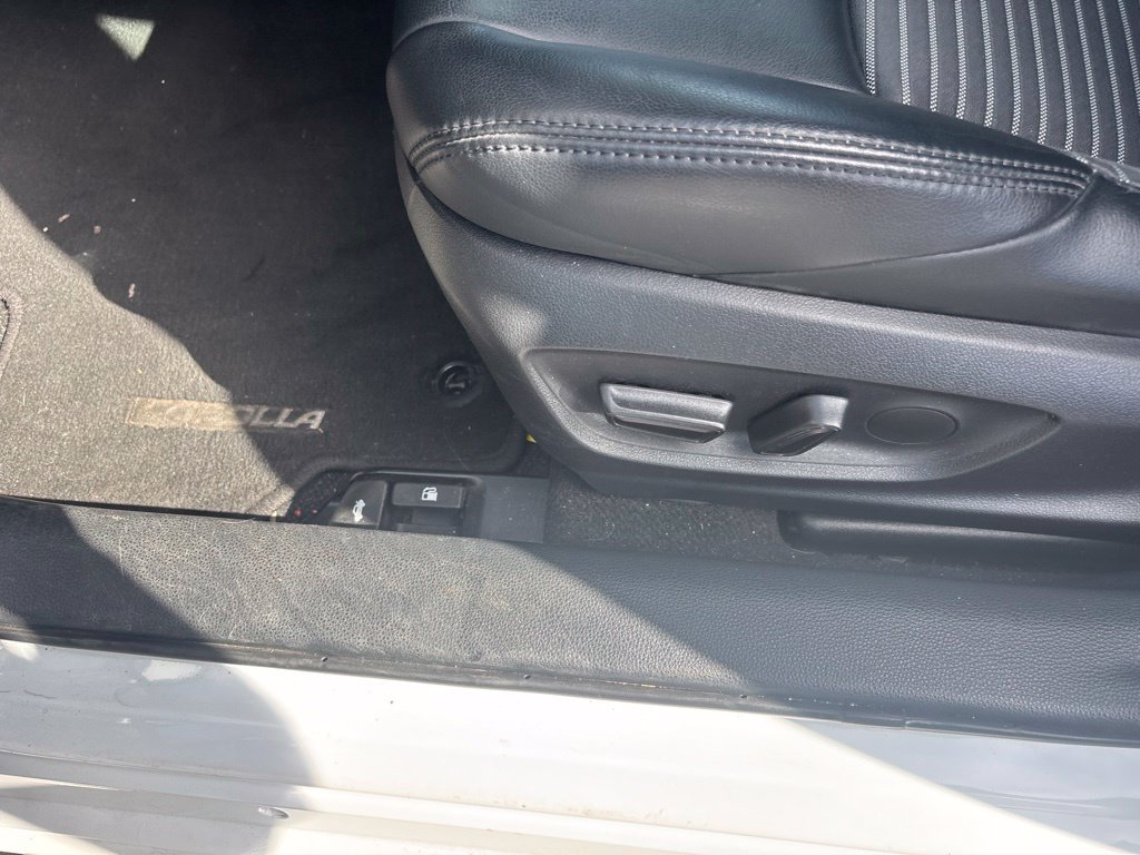 Used 2023 Toyota Corolla XSE w/ Carpet Mat Package (TMS) FWD image 15