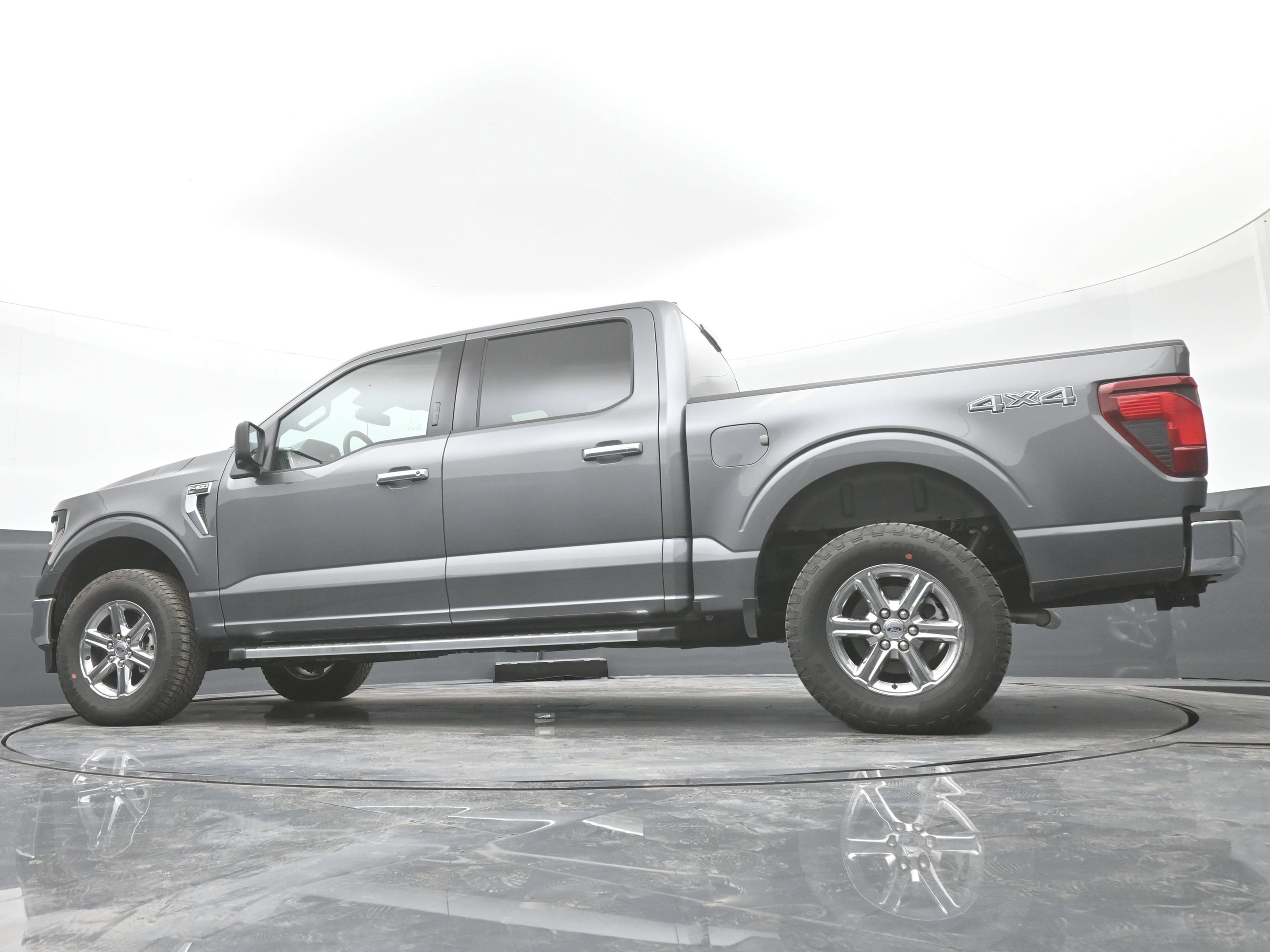 Used 2024 Ford F150 XLT AWD/4WD image 36