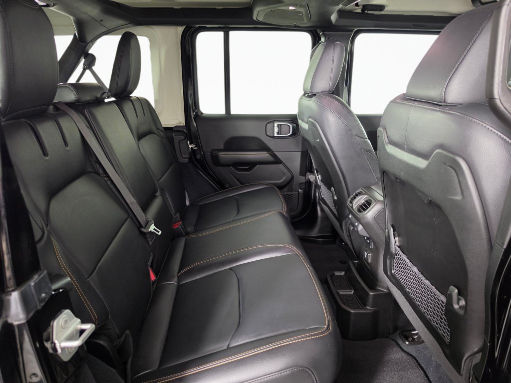 Used 2024 Jeep Wrangler Unlimited Sahara AWD/4WD image 35
