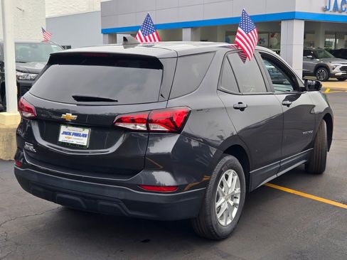Certified 2022 Chevrolet Equinox LS w/ LS Convenience Package FWD image 12