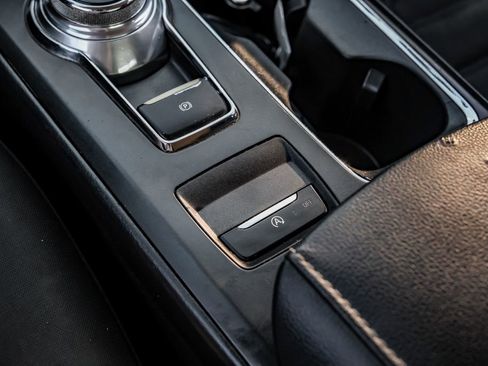 Used 2018 Ford Fusion SE w/ Fusion SE Technology Package image 24