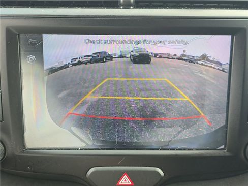 Used 2022 Kia Soul LX image 16