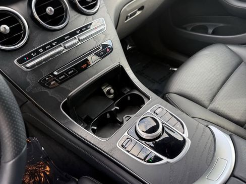 Used 2019 Mercedes-Benz GLC 300 image 22