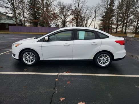 Used 2016 Ford Focus SE image 8