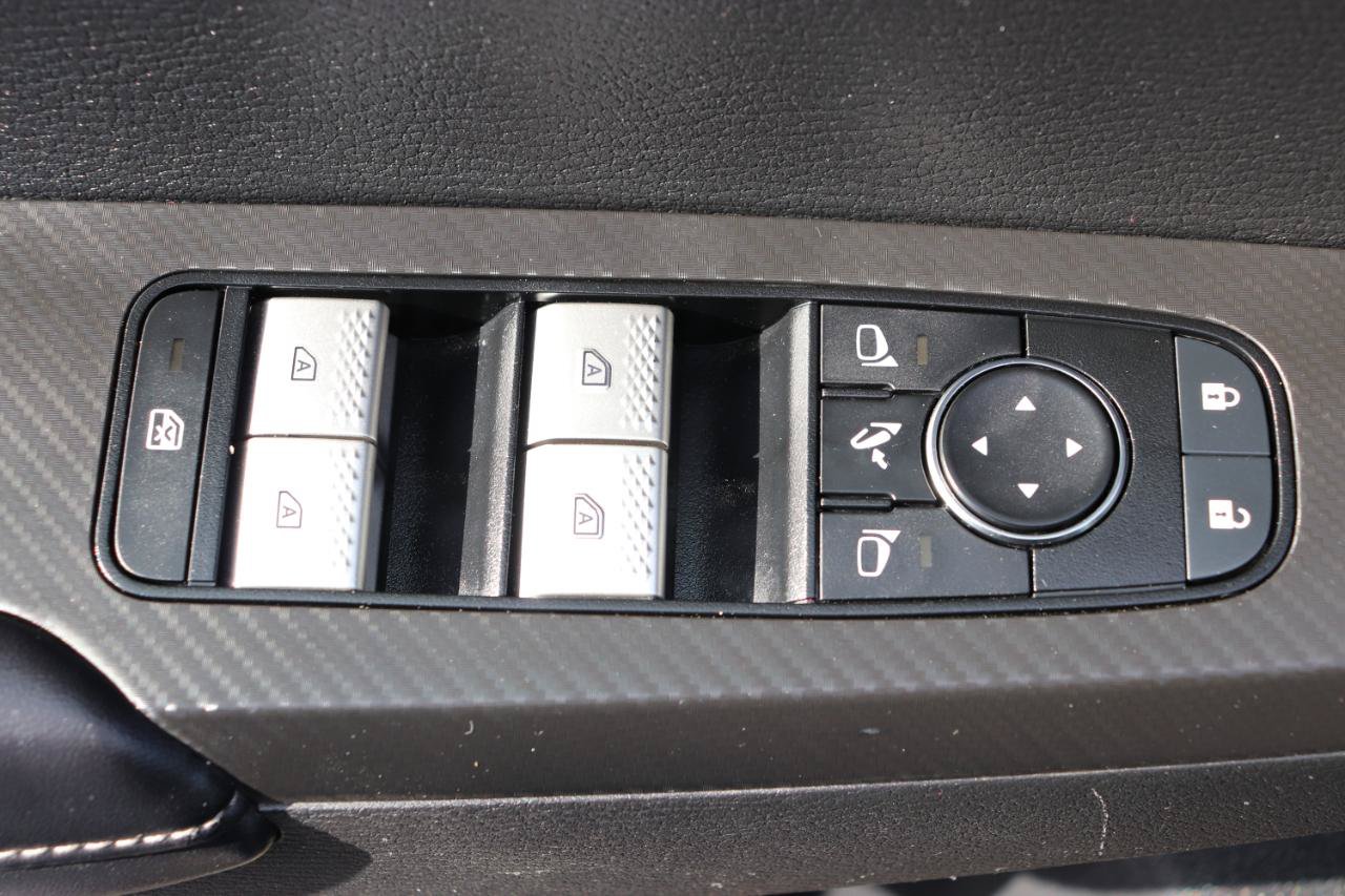 Used 2024 Mitsubishi Outlander AWD image 51
