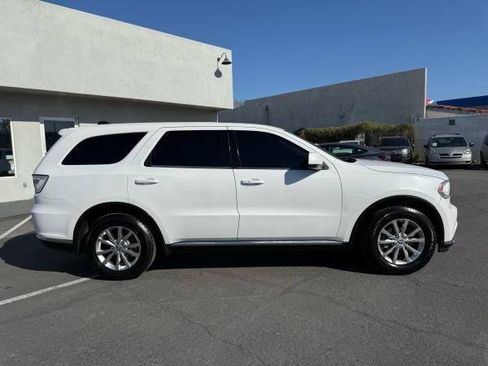 Used 2018 Dodge Durango SXT w/ 3rd Row Seating Group RWD image 2