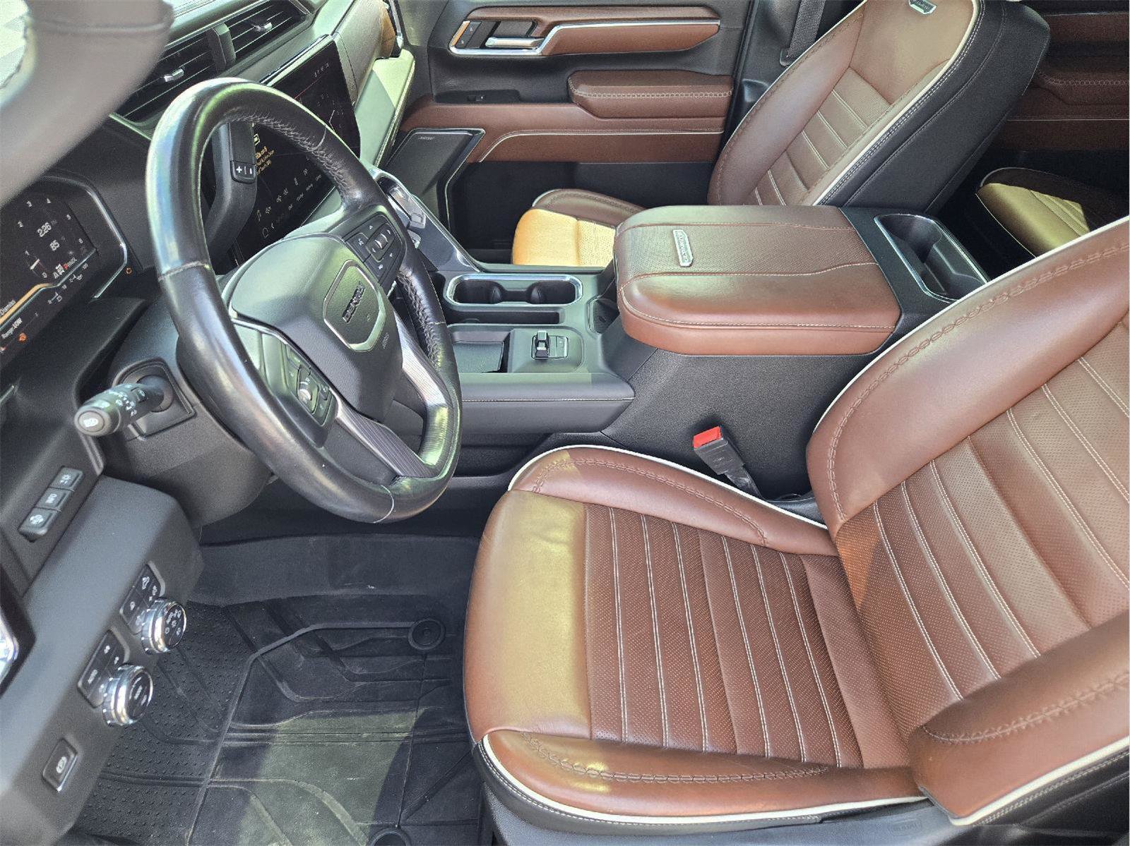Used 2024 GMC Sierra 2500 Denali Ultimate w/ Max Trailering Package AWD/4WD image 13