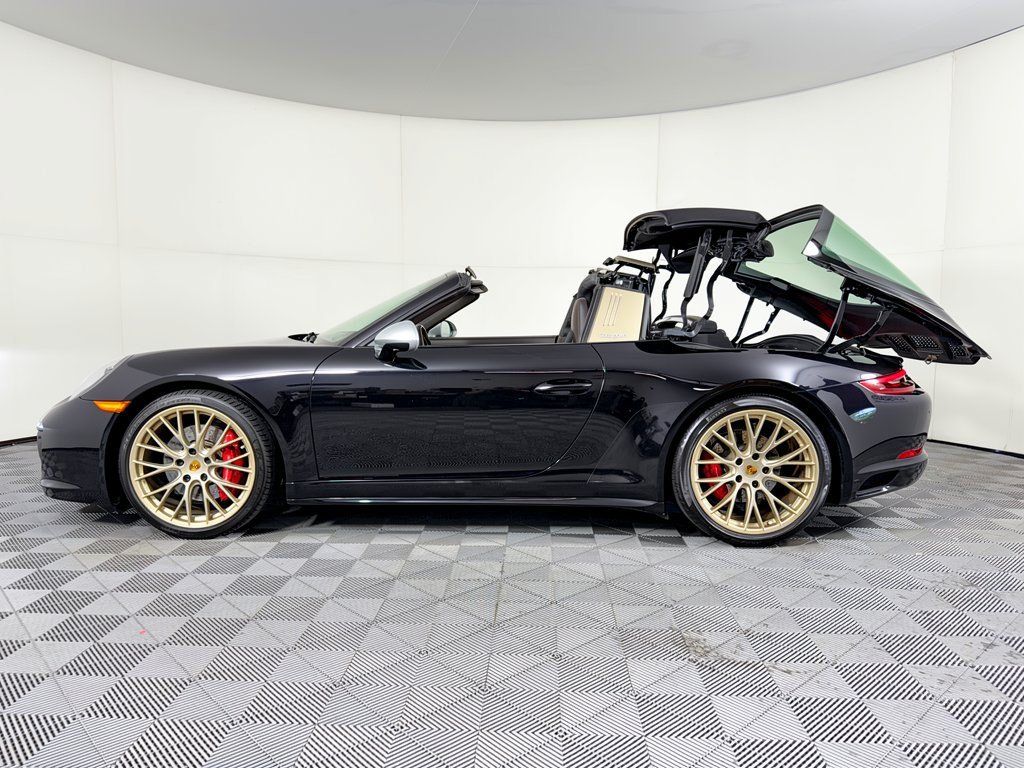 Certified 2019 Porsche 911 Targa 4 GTS AWD/4WD image 34
