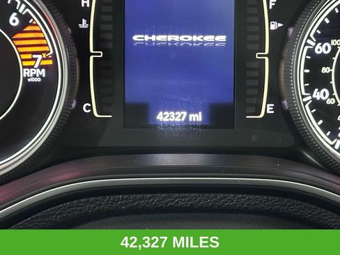 Certified 2021 Jeep Cherokee Latitude Plus image 3