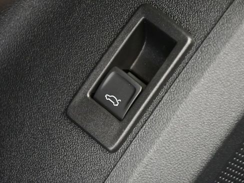 Used 2025 Audi Q5 Premium w/ Convenience Package AWD/4WD image 34