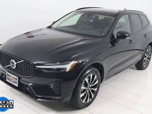 Used 2025 Volvo XC60 B5 Plus image 21