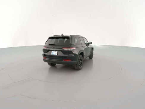 New 2025 Jeep Grand Cherokee Altitude image 11