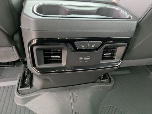 Used 2025 GMC Sierra 1500 AT4 AWD/4WD image 17