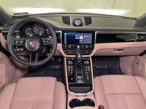 Certified 2025 Porsche Macan image 26