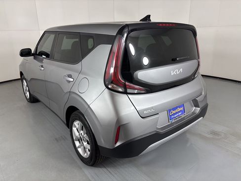 Used 2023 Kia Soul LX w/ Option Group 015 FWD image 7