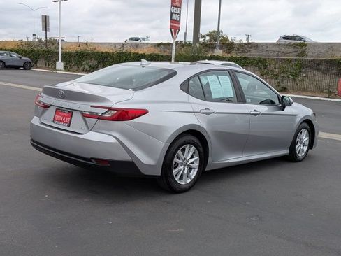 Used 2025 Toyota Camry LE w/ Convenience Package FWD image 8