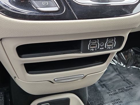 Used 2024 Chrysler Voyager LX FWD image 30