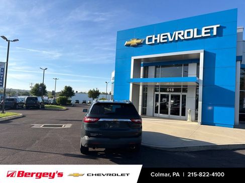 Used 2020 Chevrolet Traverse LT w/ LT Premium Package AWD/4WD image 5