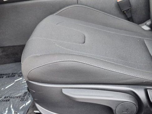 Certified 2025 Hyundai Elantra SE FWD image 25