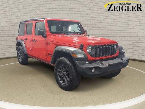 Used 2025 Jeep Wrangler Unlimited Sport AWD/4WD image 3