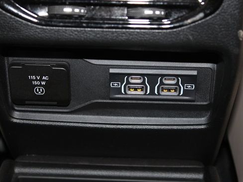 Used 2024 Jeep Grand Cherokee L Limited AWD/4WD image 37