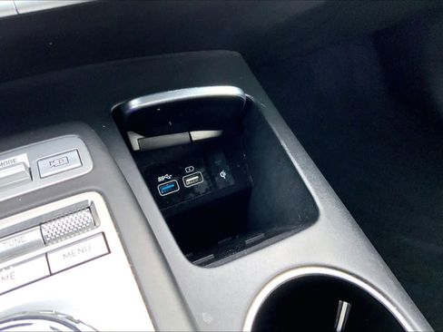 Used 2022 Genesis GV70 2.5T w/ Sport Prestige Package image 35