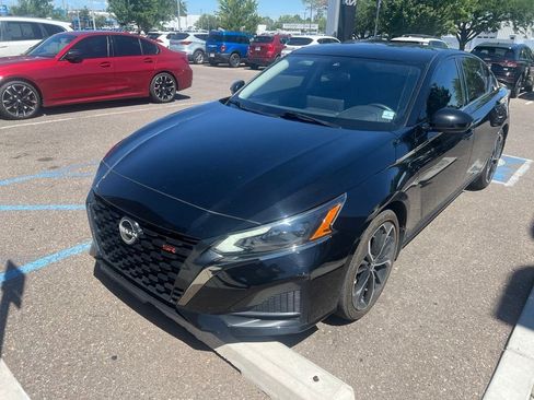 Used 2024 Nissan Altima 2.5 SR w/ SR Premium Package FWD image 2