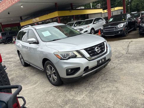 Used 2019 Nissan Pathfinder SL FWD image 2