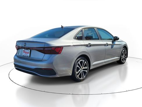 Used 2025 Volkswagen Jetta Sport FWD image 4