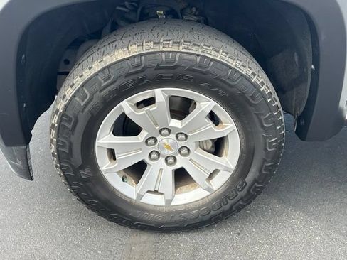 Used 2018 Chevrolet Colorado LT AWD/4WD image 14