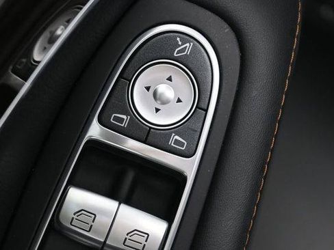 Used 2014 Mercedes-Benz S 550 Sedan image 11