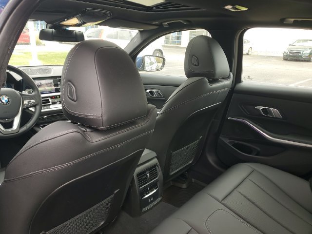 Used 2022 BMW 330i xDrive Sedan w/ Premium Package 2 AWD/4WD image 9